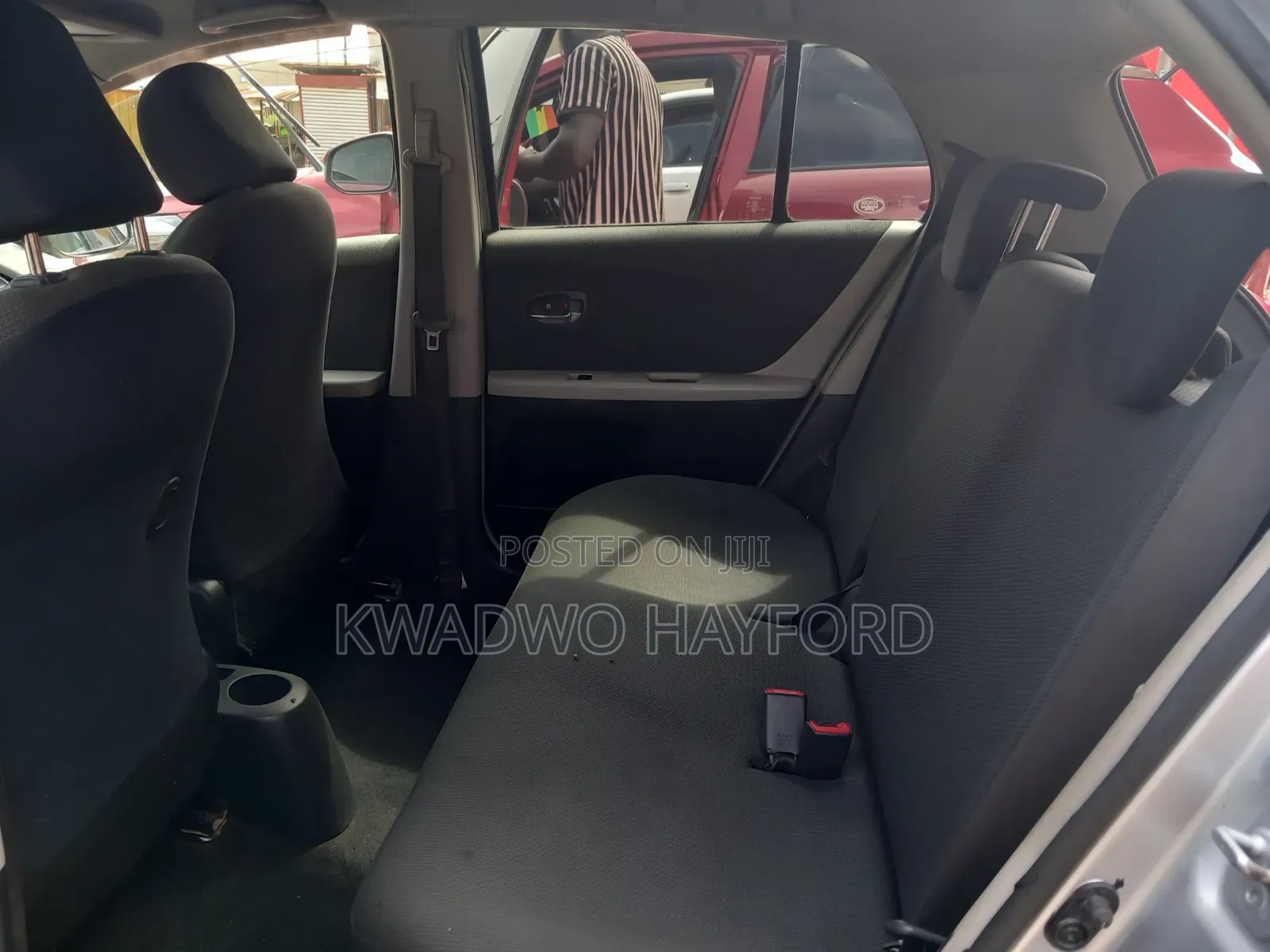 Toyota Vitz 2010 White