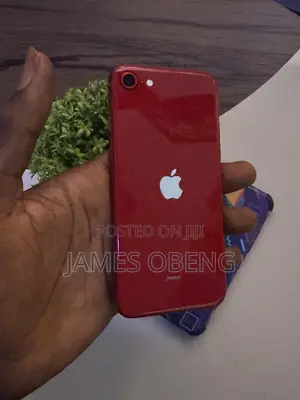 Apple iPhone SE (2022) 128 GB Red