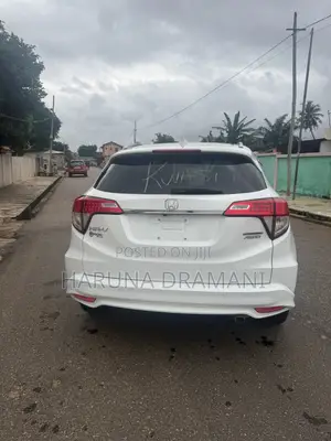 Honda HR-V Touring AWD 2020 White