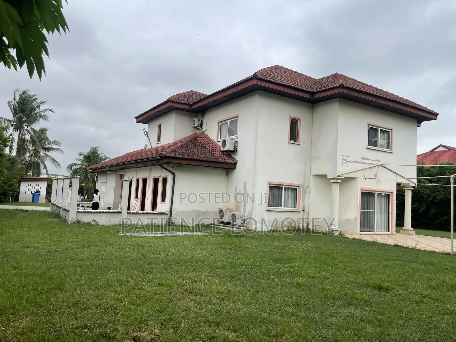 7bdrm Mansion in Trasacco, Accra Metropolitan for sale