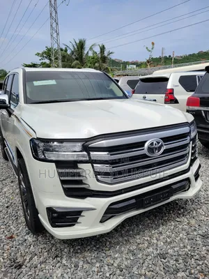 Toyota Land Cruiser 2022 White