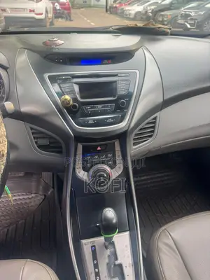 Hyundai Elantra GLS Sedan FWD (1.8L 4cyl 6A) 2013 Gray