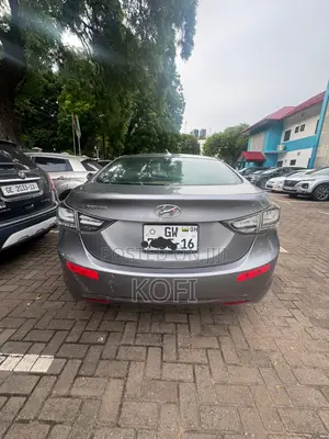 Hyundai Elantra GLS Sedan FWD (1.8L 4cyl 6A) 2013 Gray