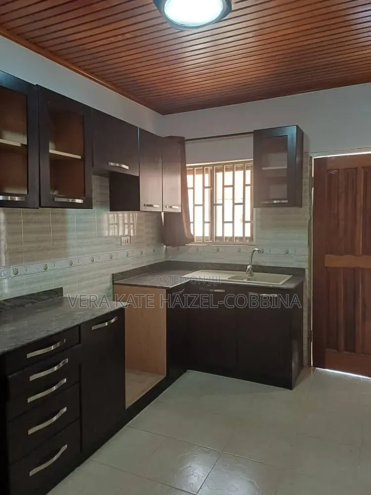 3bdrm House in Owusu Ansah for rent