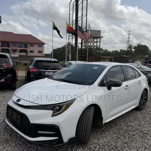 Toyota Corolla SE 2022 White