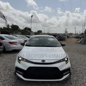 Toyota Corolla SE 2022 White