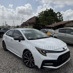Toyota Corolla SE 2022 White