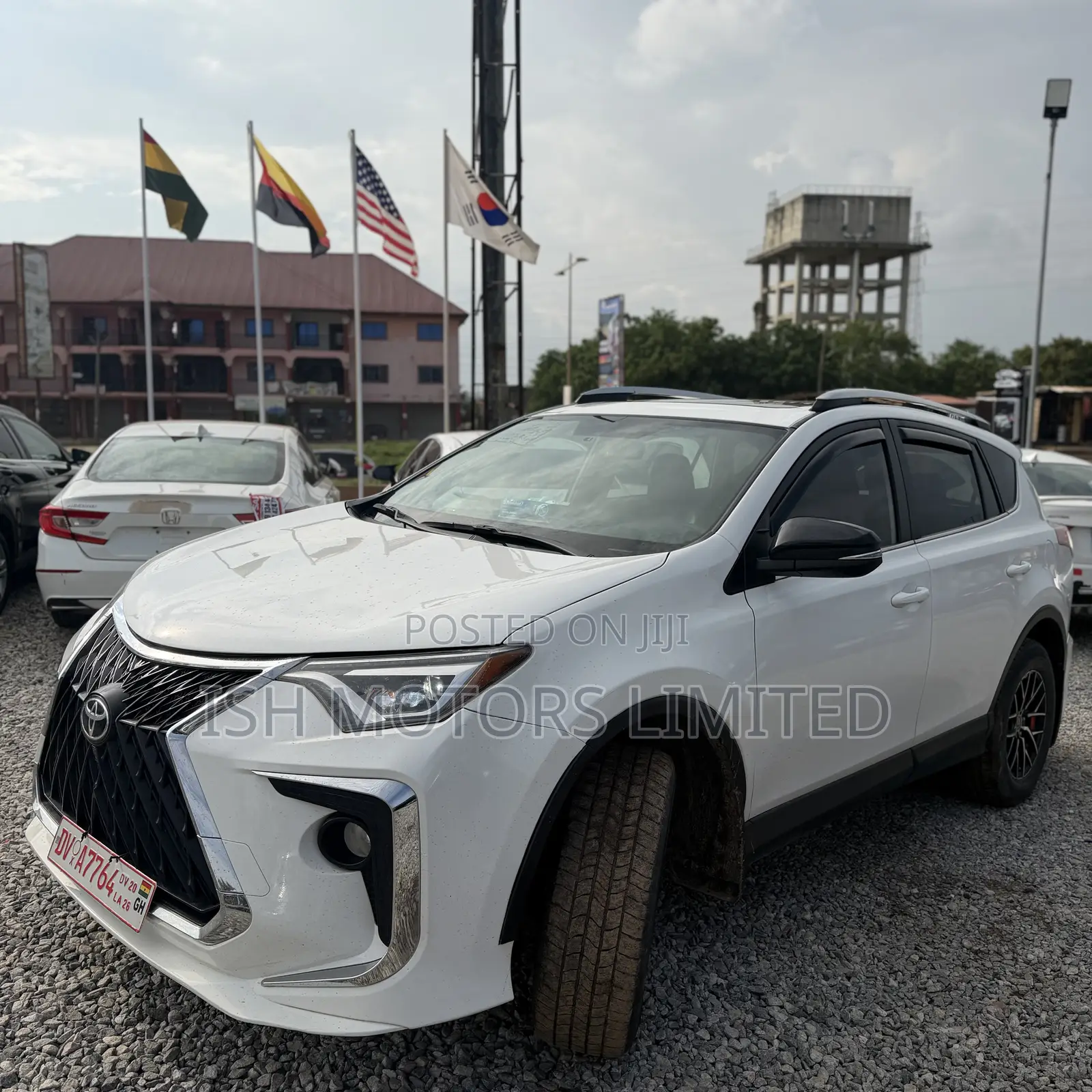 Toyota RAV4 SE 4dr SUV AWD (2.5L 4cyl 6A) 2018 White