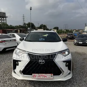 Toyota RAV4 SE 4dr SUV AWD (2.5L 4cyl 6A) 2018 White