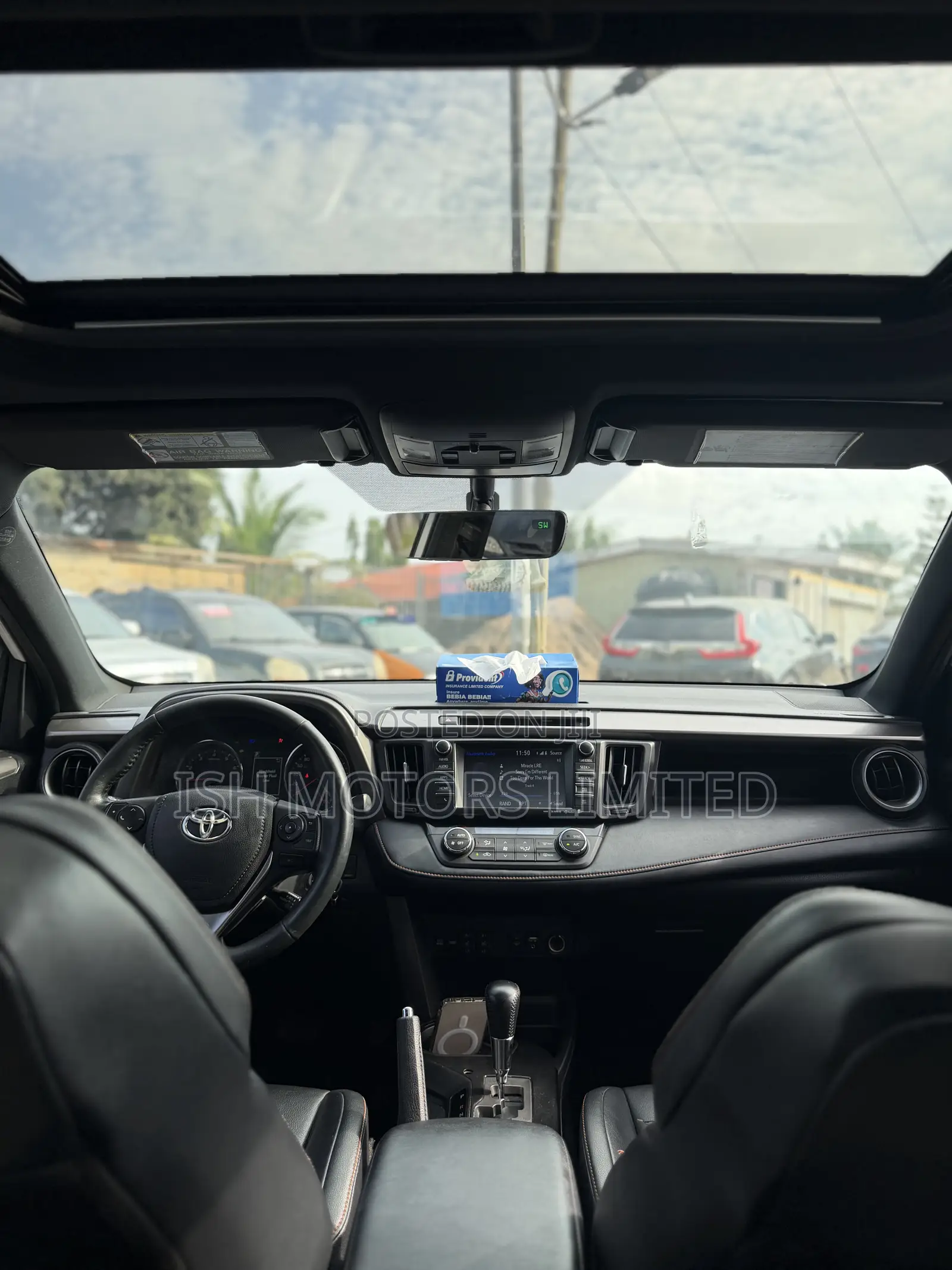 Toyota RAV4 SE 4dr SUV AWD (2.5L 4cyl 6A) 2018 White
