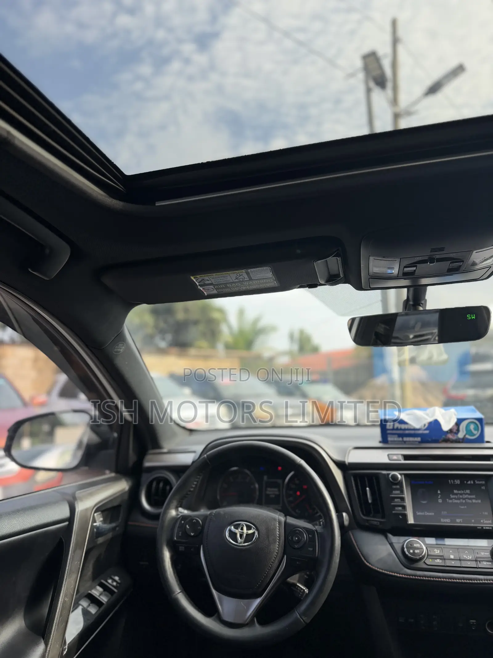 Toyota RAV4 SE 4dr SUV AWD (2.5L 4cyl 6A) 2018 White