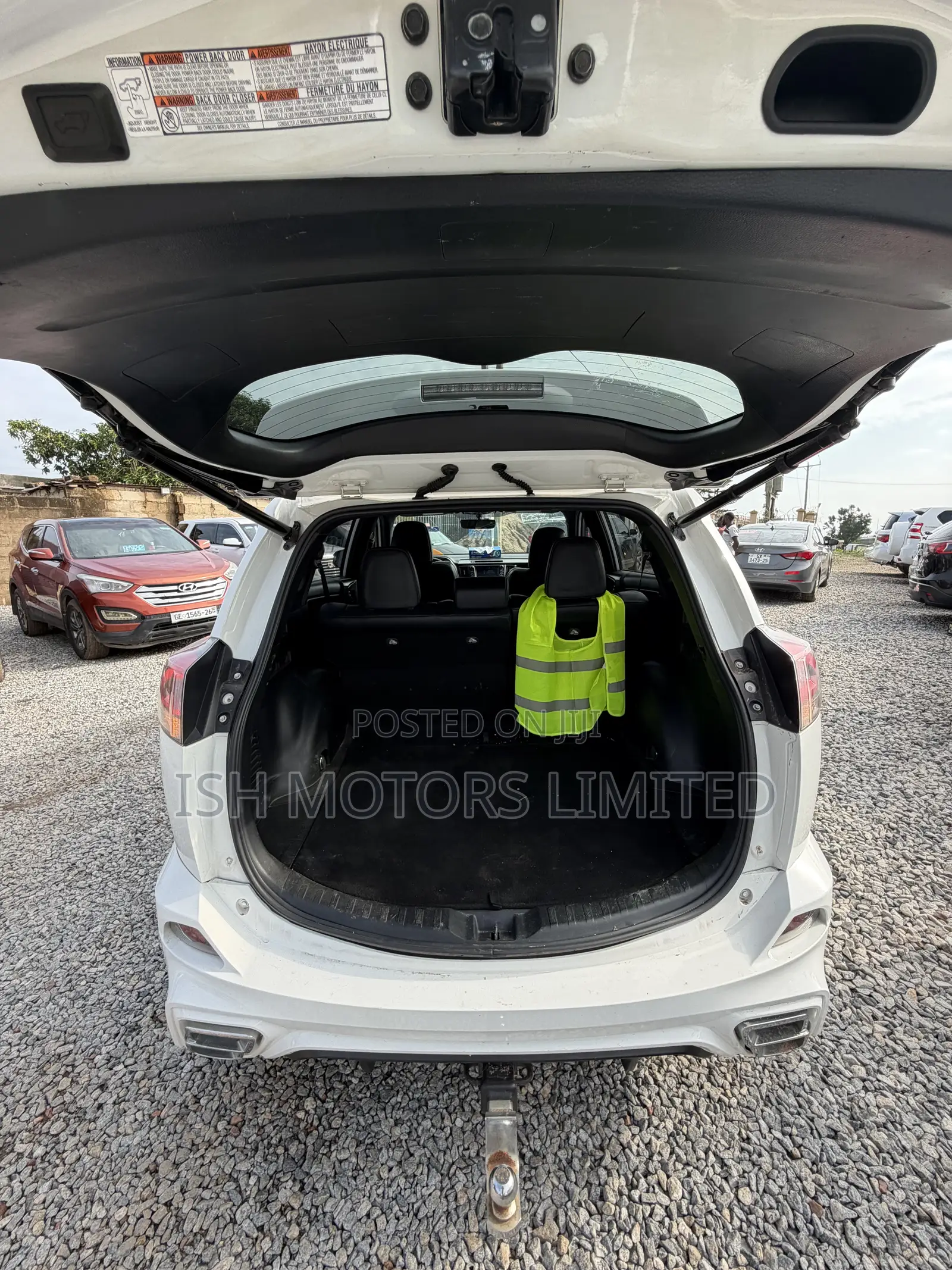 Toyota RAV4 SE 4dr SUV AWD (2.5L 4cyl 6A) 2018 White