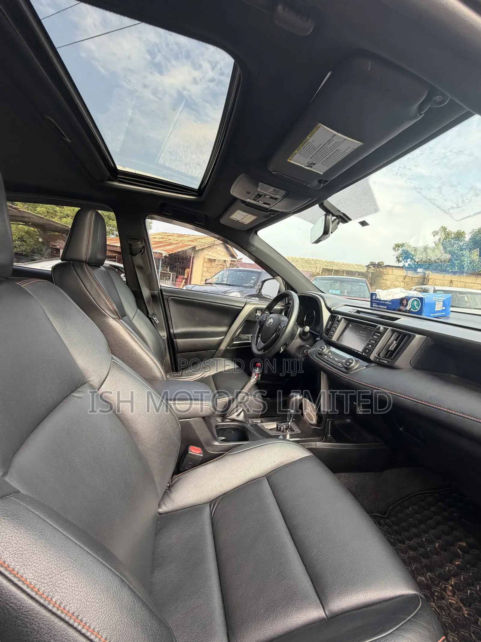 Toyota RAV4 SE 4dr SUV AWD (2.5L 4cyl 6A) 2018 White