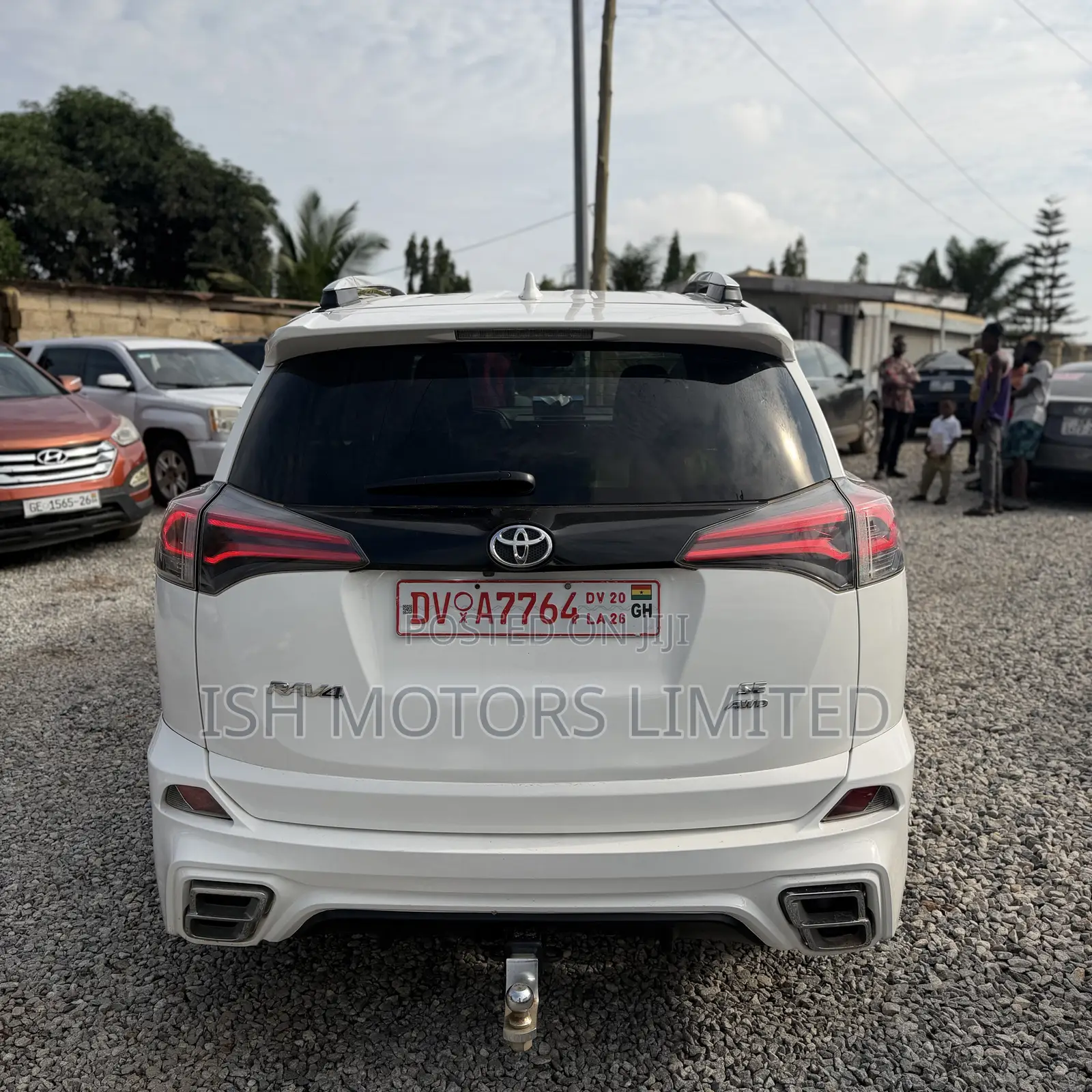 Toyota RAV4 SE 4dr SUV AWD (2.5L 4cyl 6A) 2018 White