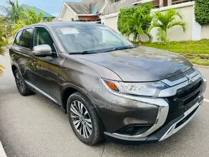 Mitsubishi Outlander SE FWD 2019 Brown