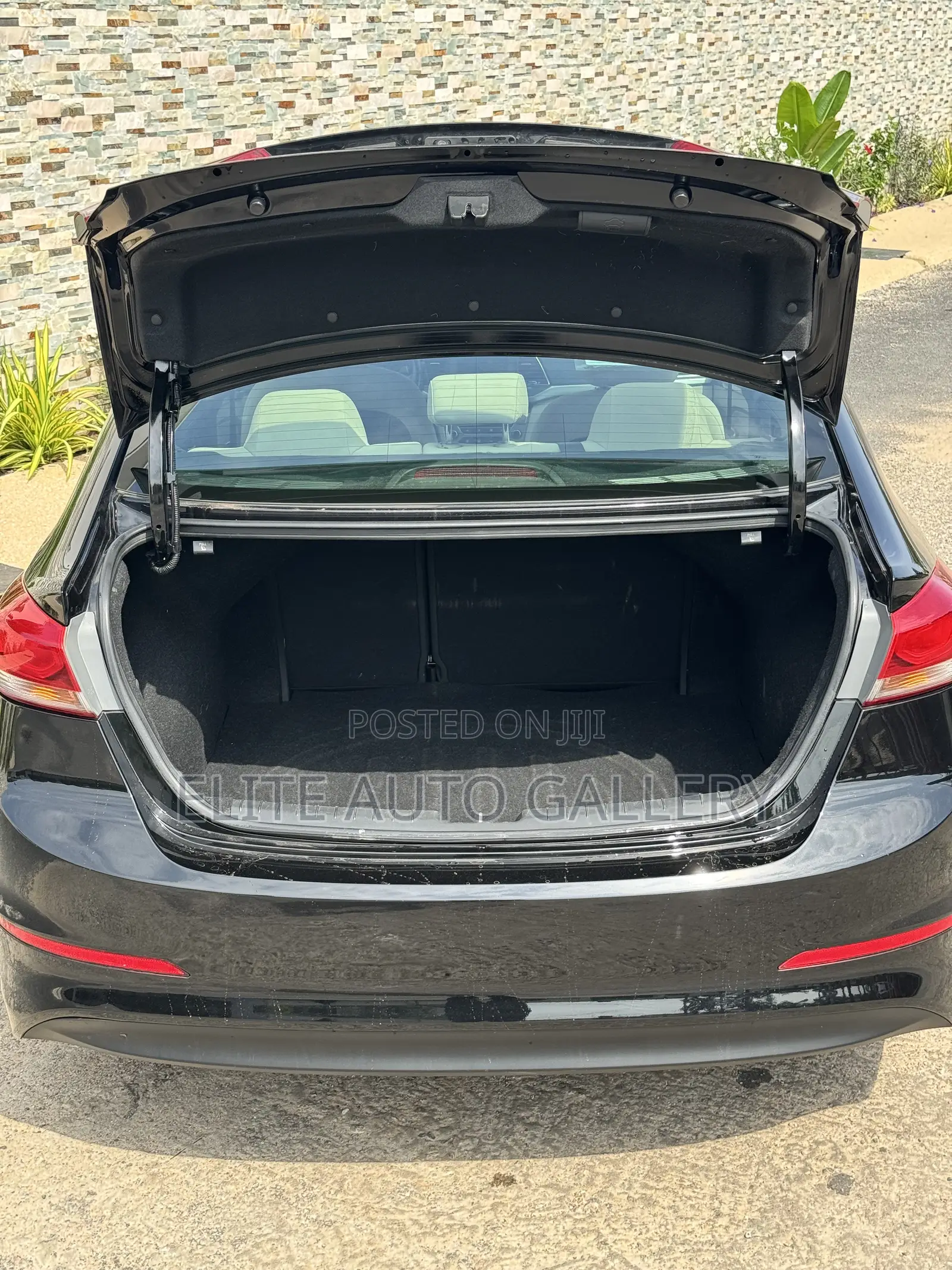 Hyundai Elantra Value Edition 2018 Black