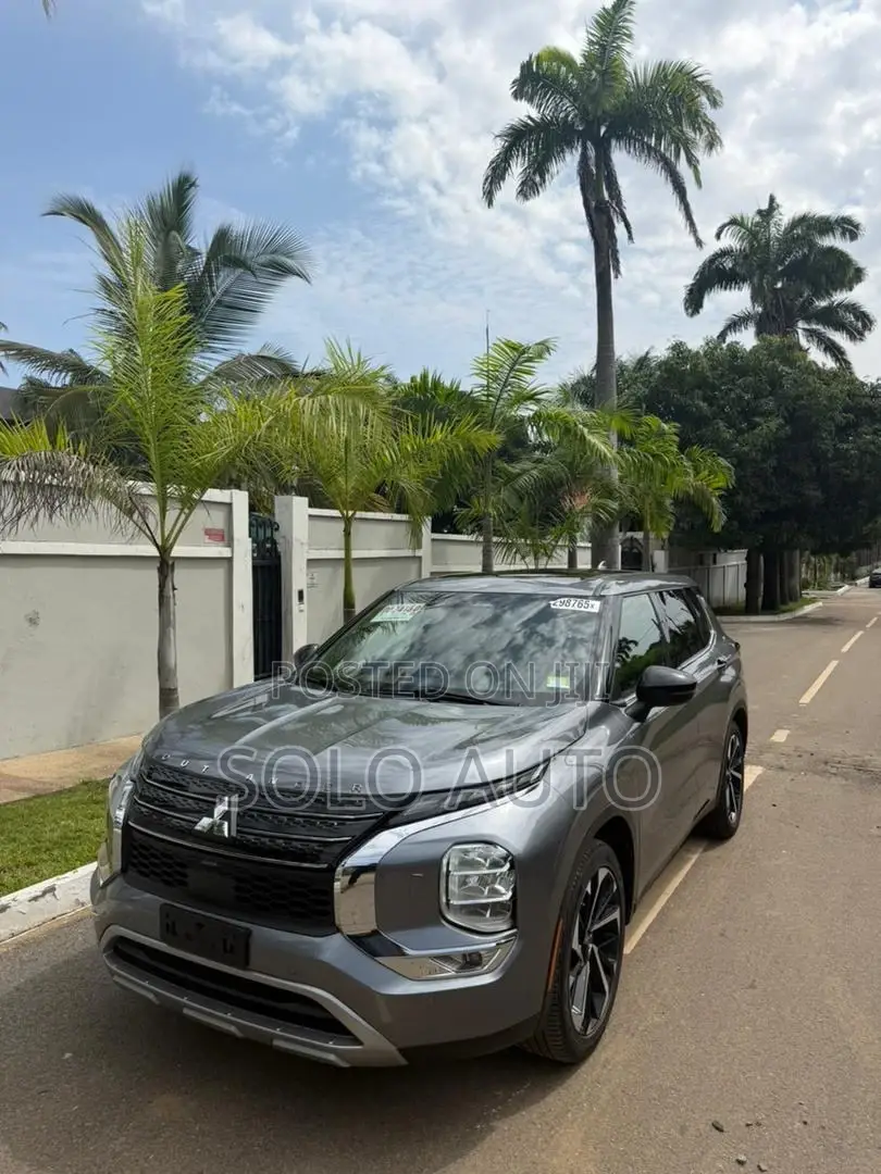 Mitsubishi Outlander SE 2022 Gray