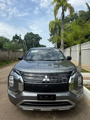 Mitsubishi Outlander SE 2022 Gray
