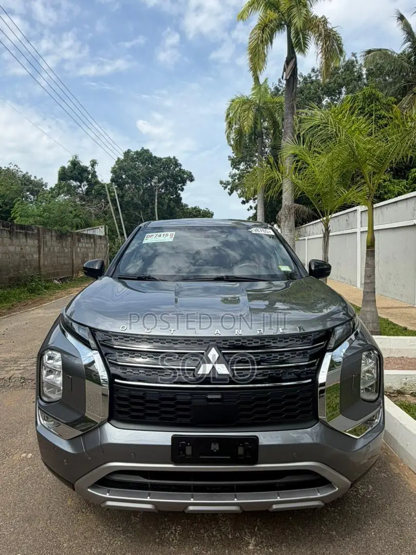 Mitsubishi Outlander SE 2022 Gray