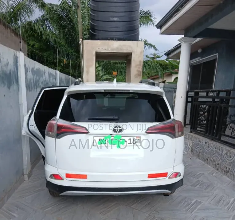 Toyota RAV4 2016 White