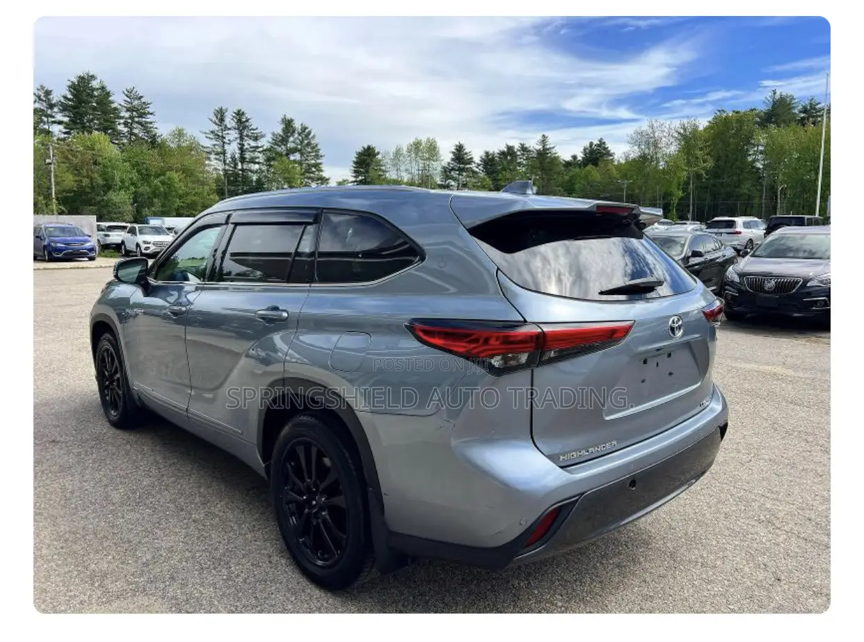 Toyota Highlander 2021 Blue