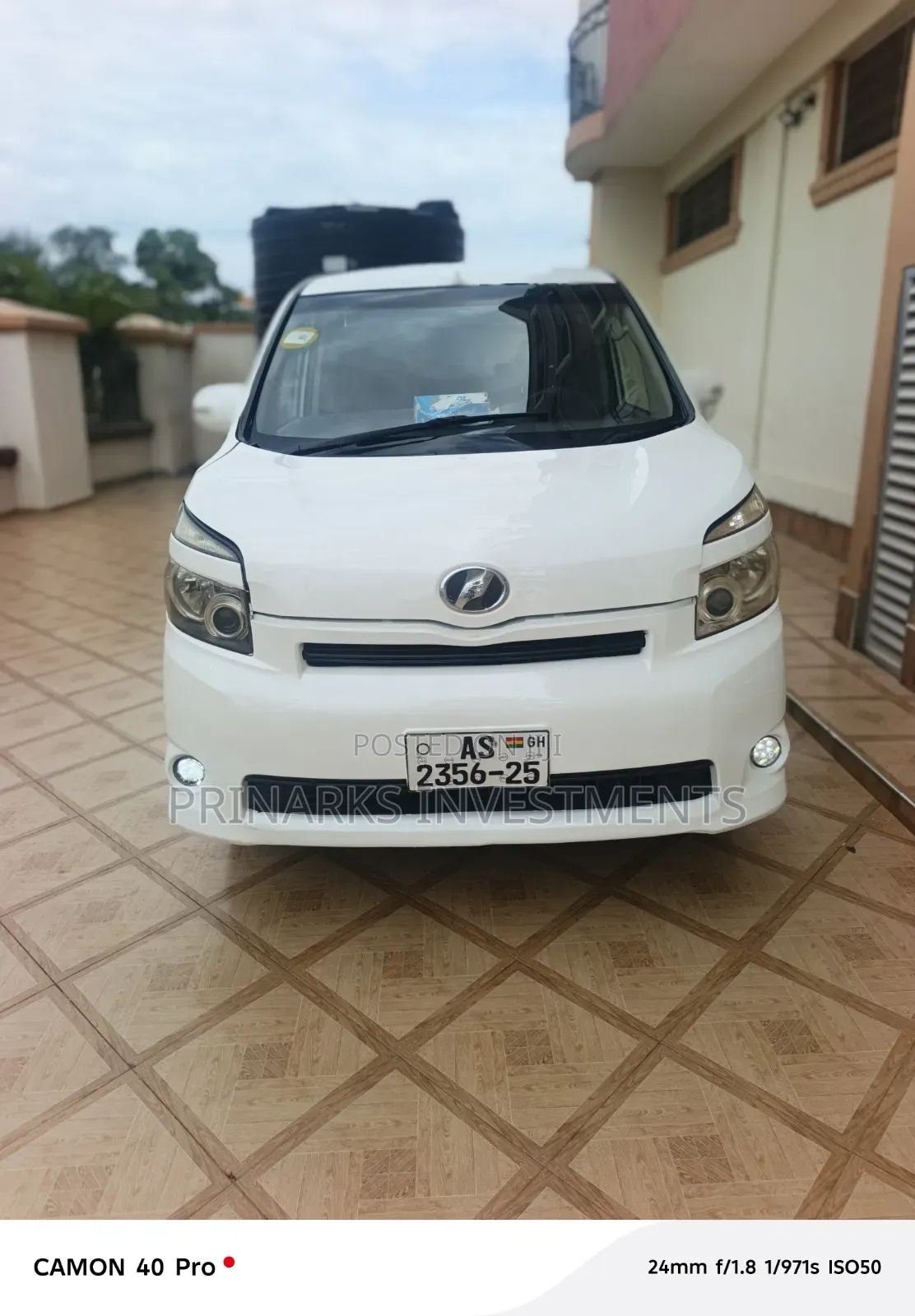 Toyota Voxy 2010 White