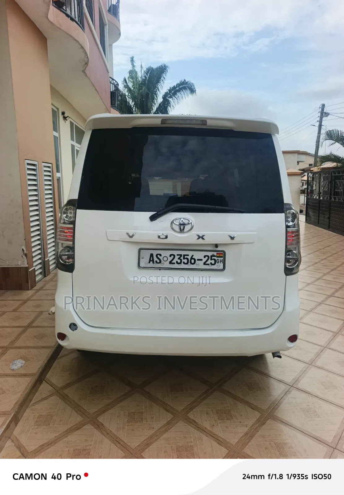 Toyota Voxy 2010 White