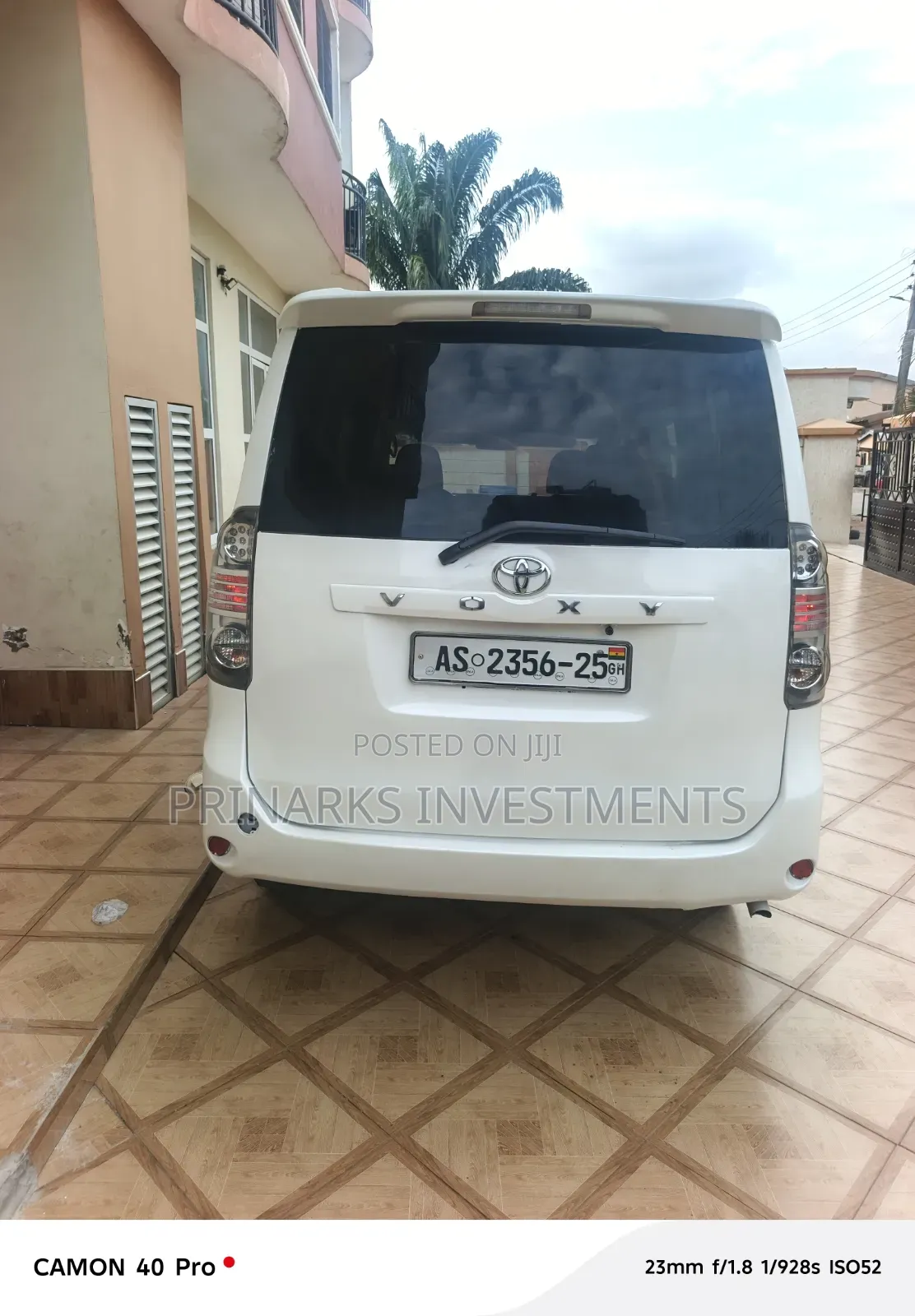 Toyota Voxy 2010 White