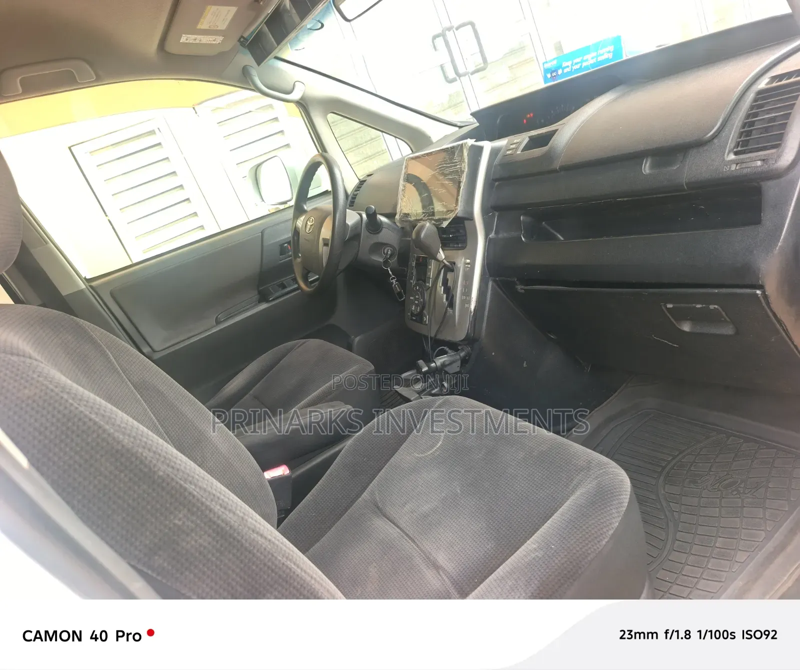 Toyota Voxy 2010 White