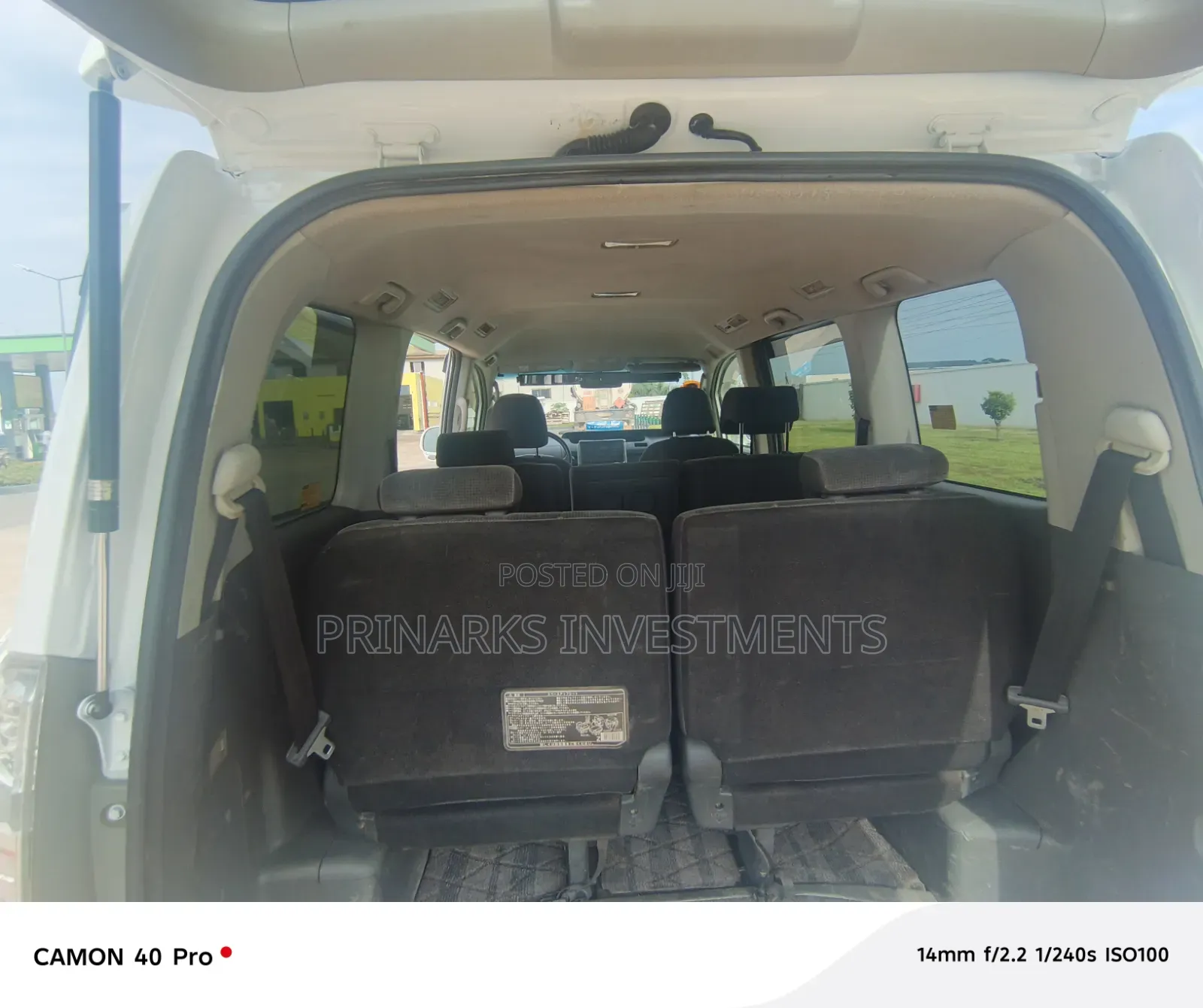 Toyota Voxy 2010 White