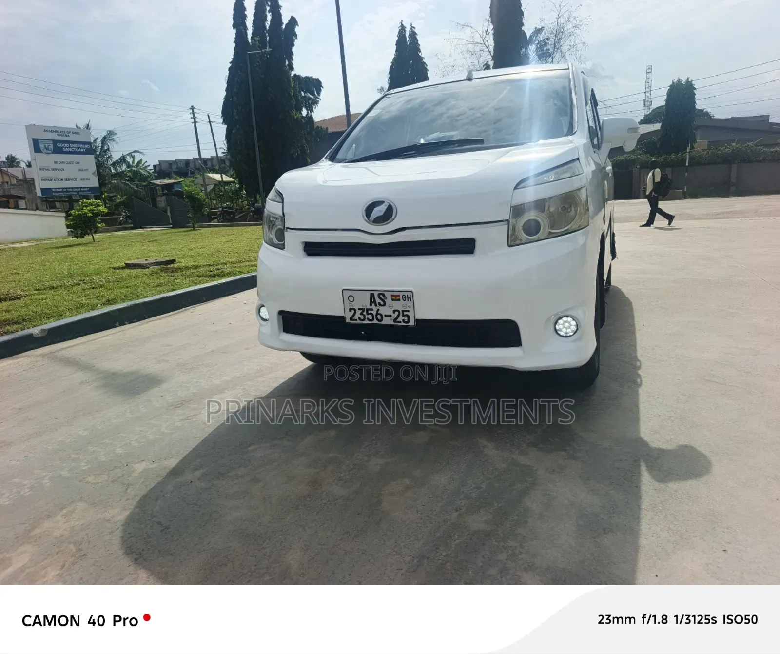 Toyota Voxy 2010 White