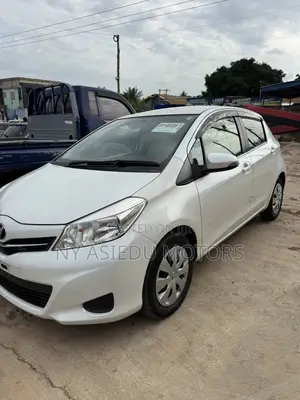 Toyota Vitz 1.3 FWD 3dr 2011 White