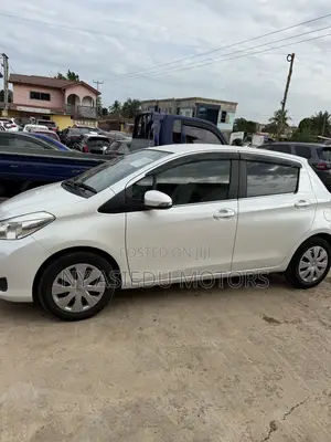 Toyota Vitz 1.3 FWD 3dr 2011 White