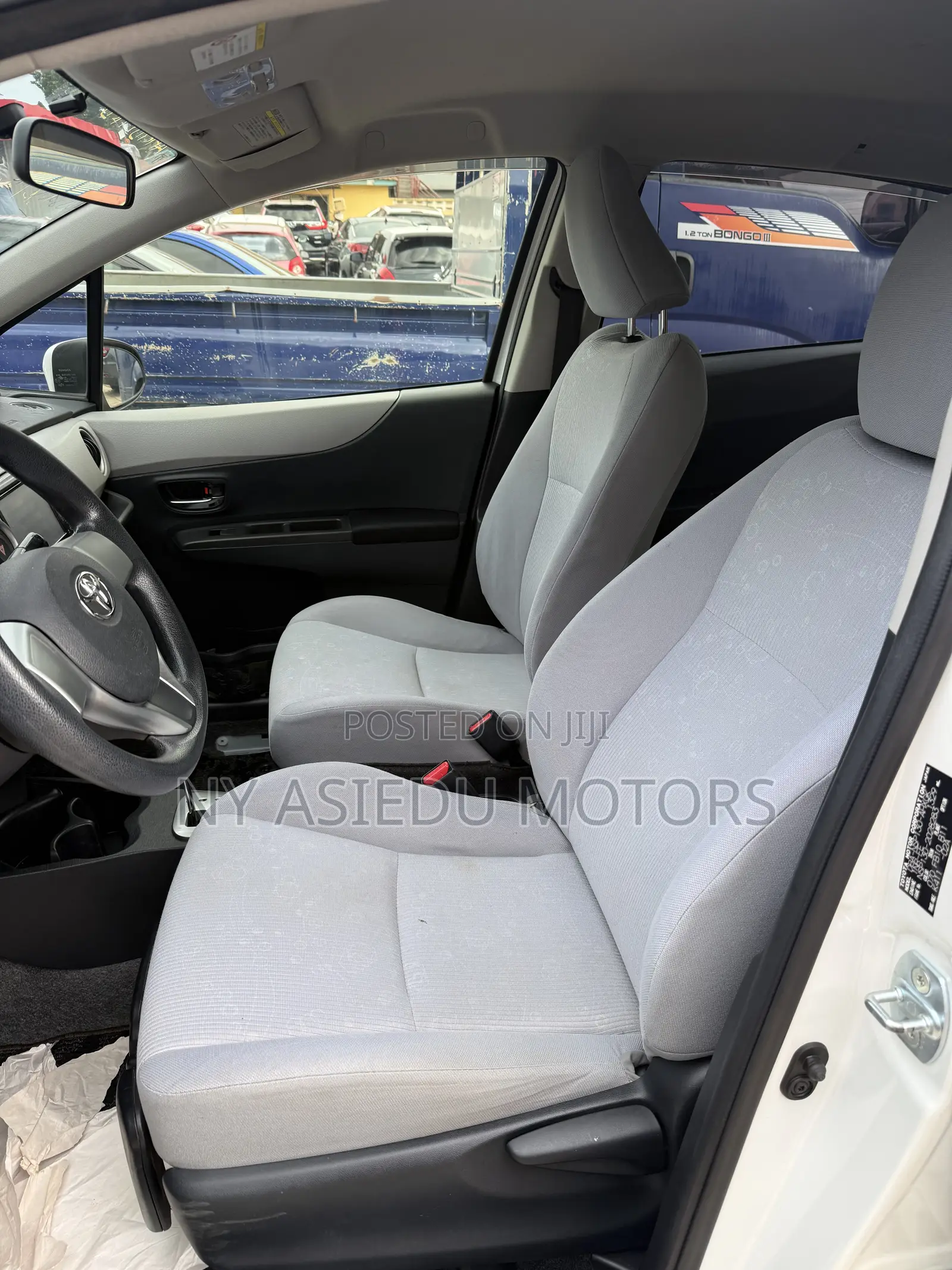 Toyota Vitz 1.3 FWD 3dr 2011 White
