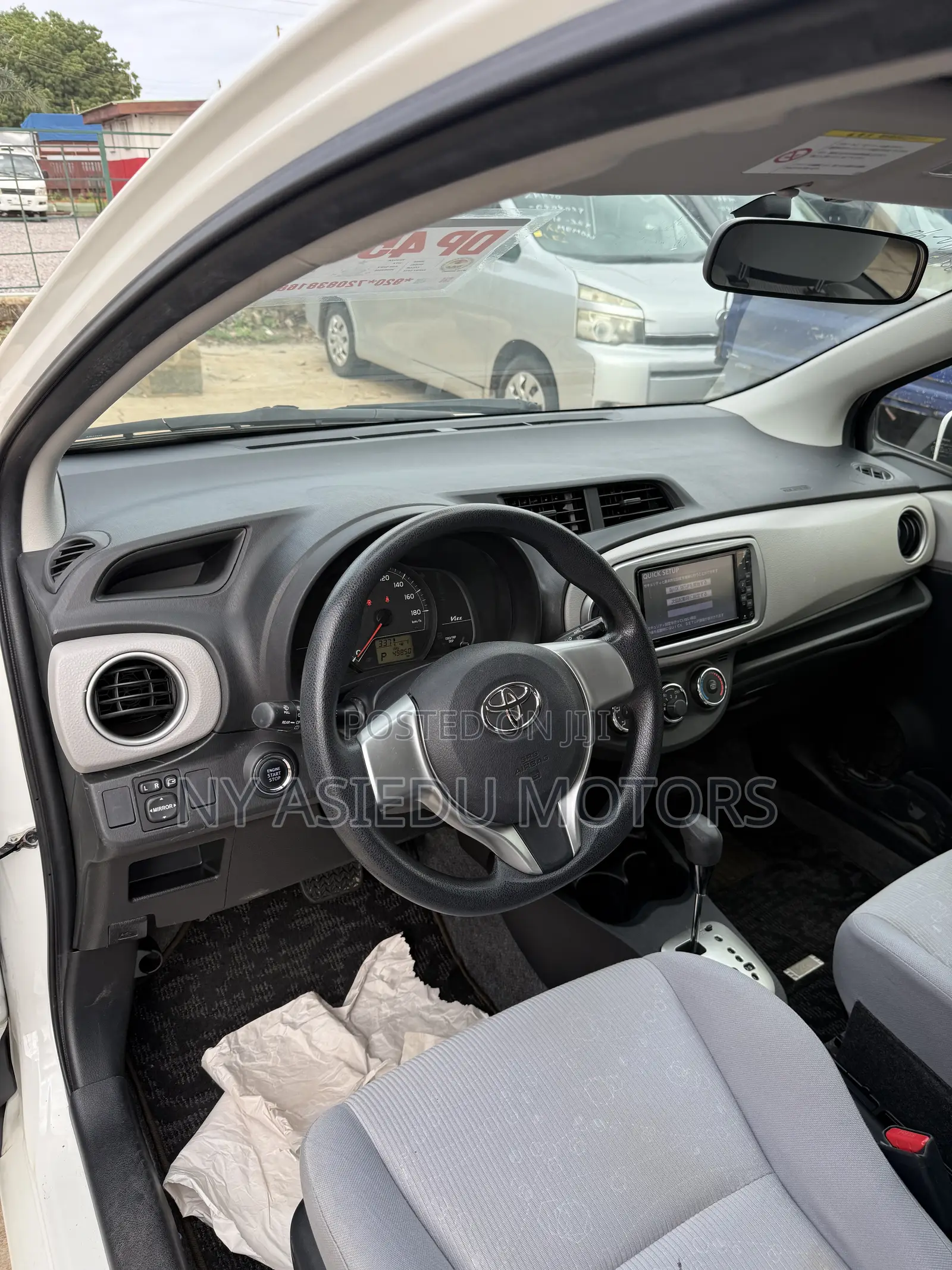 Toyota Vitz 1.3 FWD 3dr 2011 White