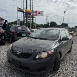 Toyota Corolla LE 4dr Sedan (1.8L 4cyl 4A) 2012 Gray