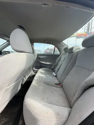 Toyota Corolla LE 4dr Sedan (1.8L 4cyl 4A) 2012 Gray