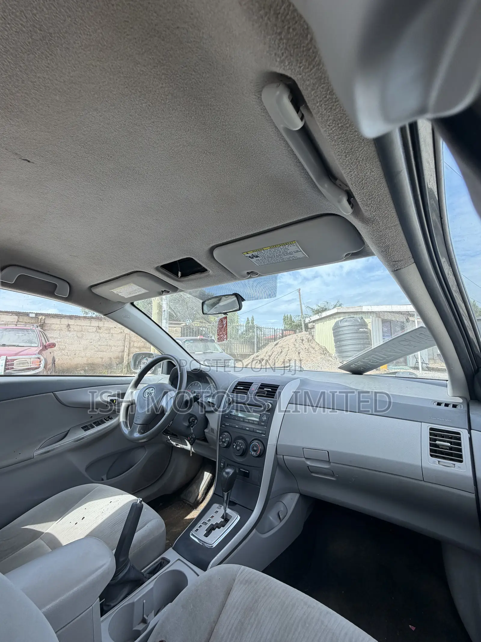 Toyota Corolla LE 4dr Sedan (1.8L 4cyl 4A) 2012 Gray
