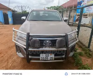 Toyota Hilux 2017 Gray