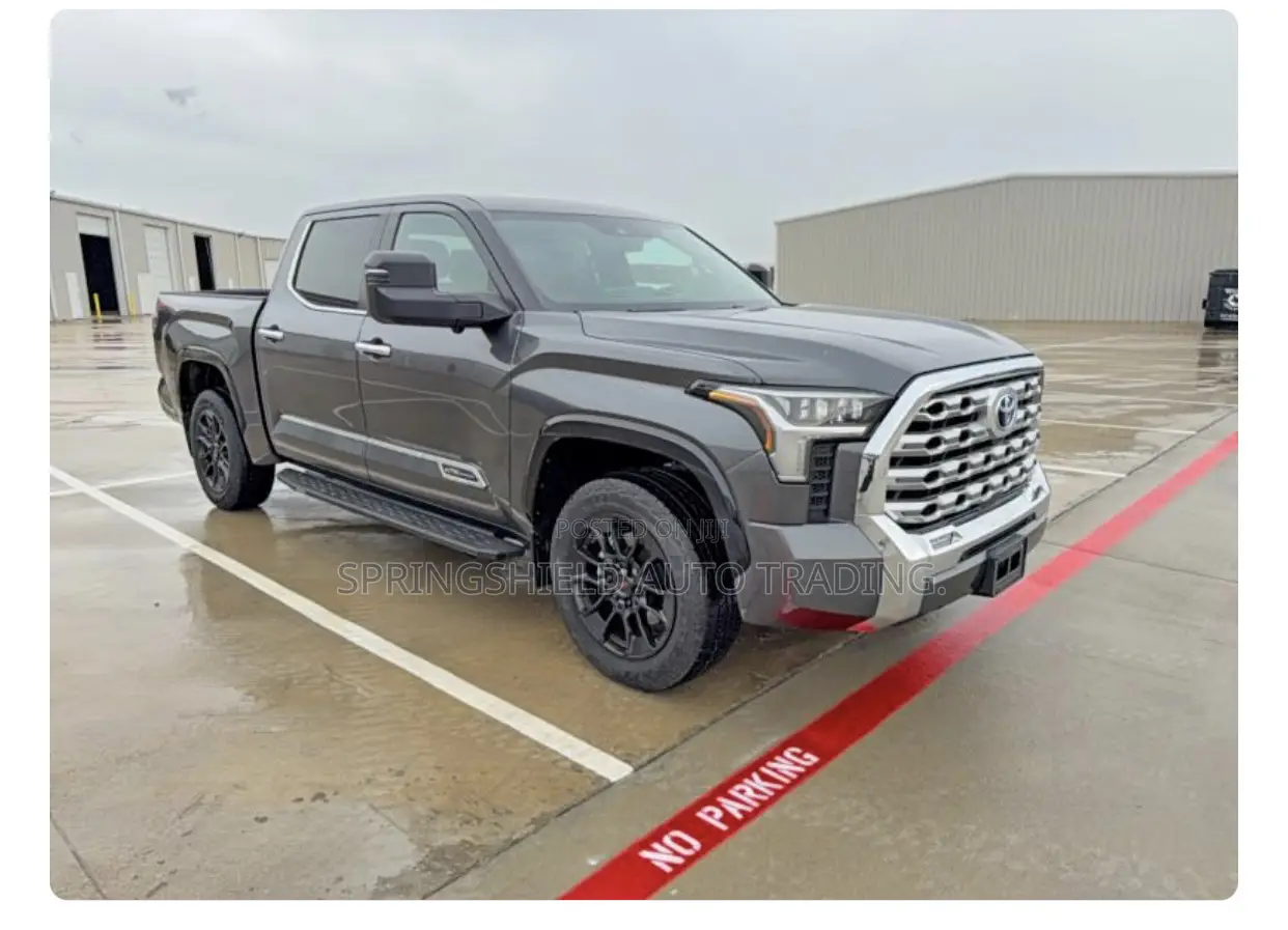 Toyota Tundra 2024 Black