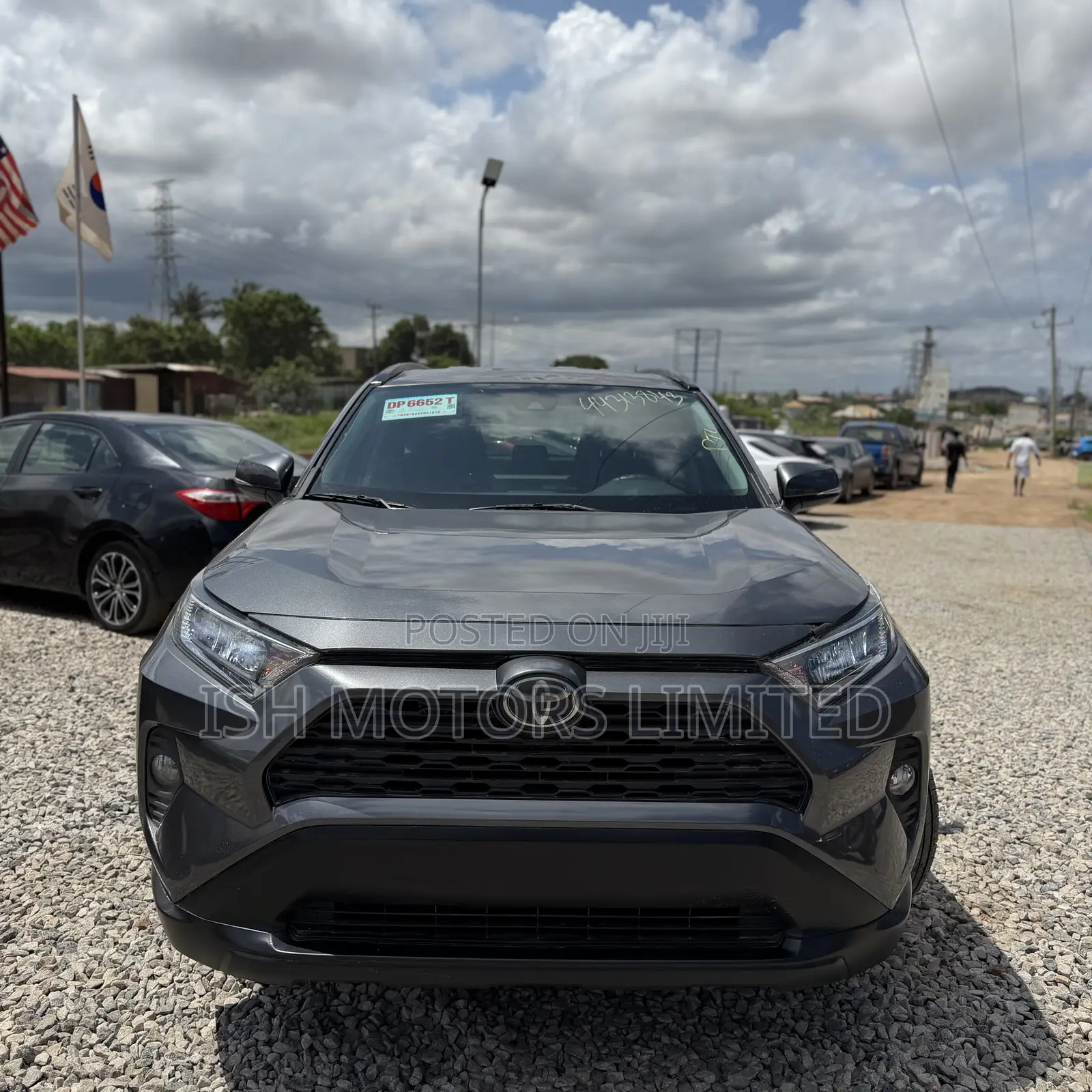 Toyota RAV4 XLE 2021 Gray