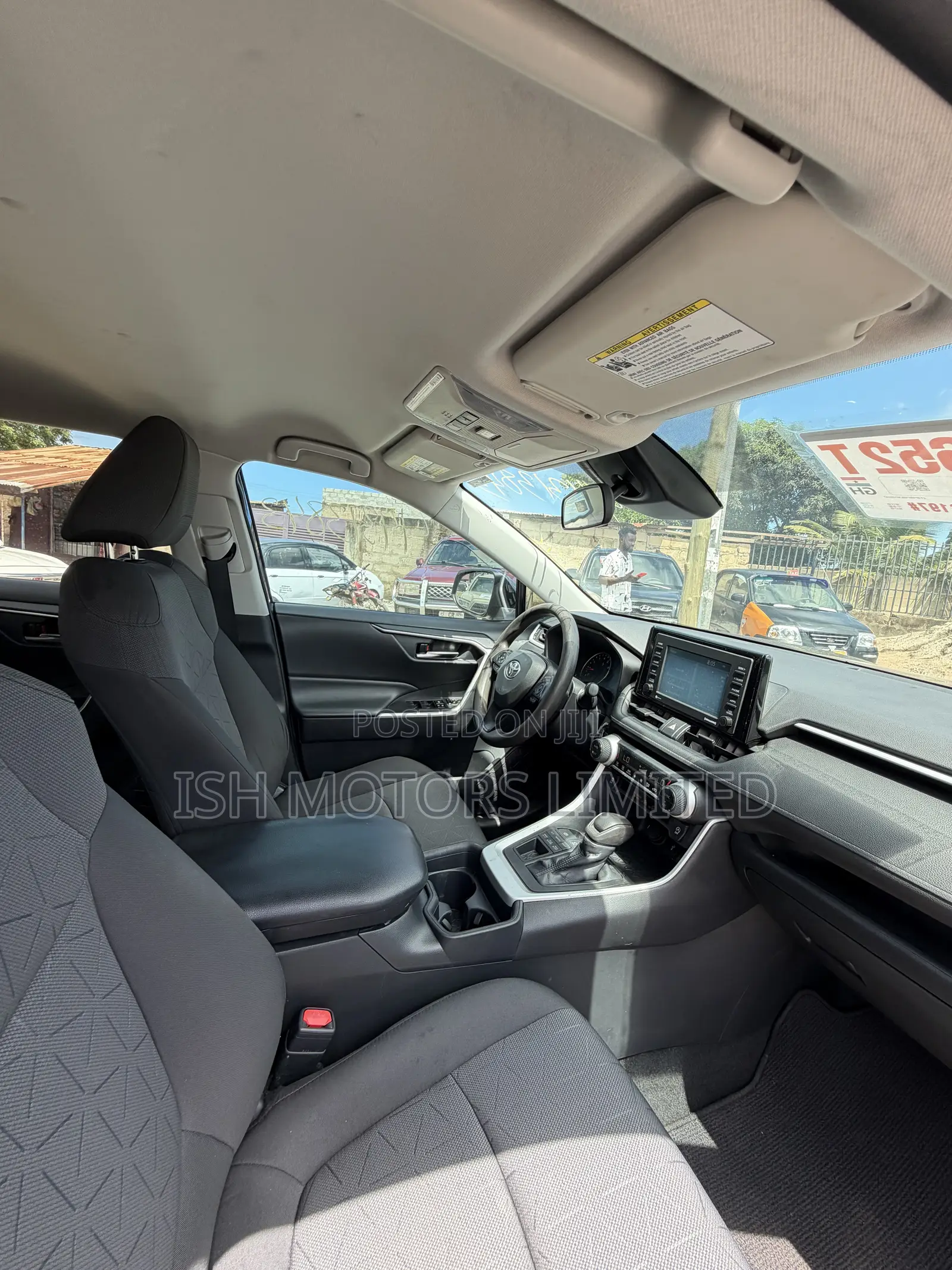 Toyota RAV4 XLE 2021 Gray