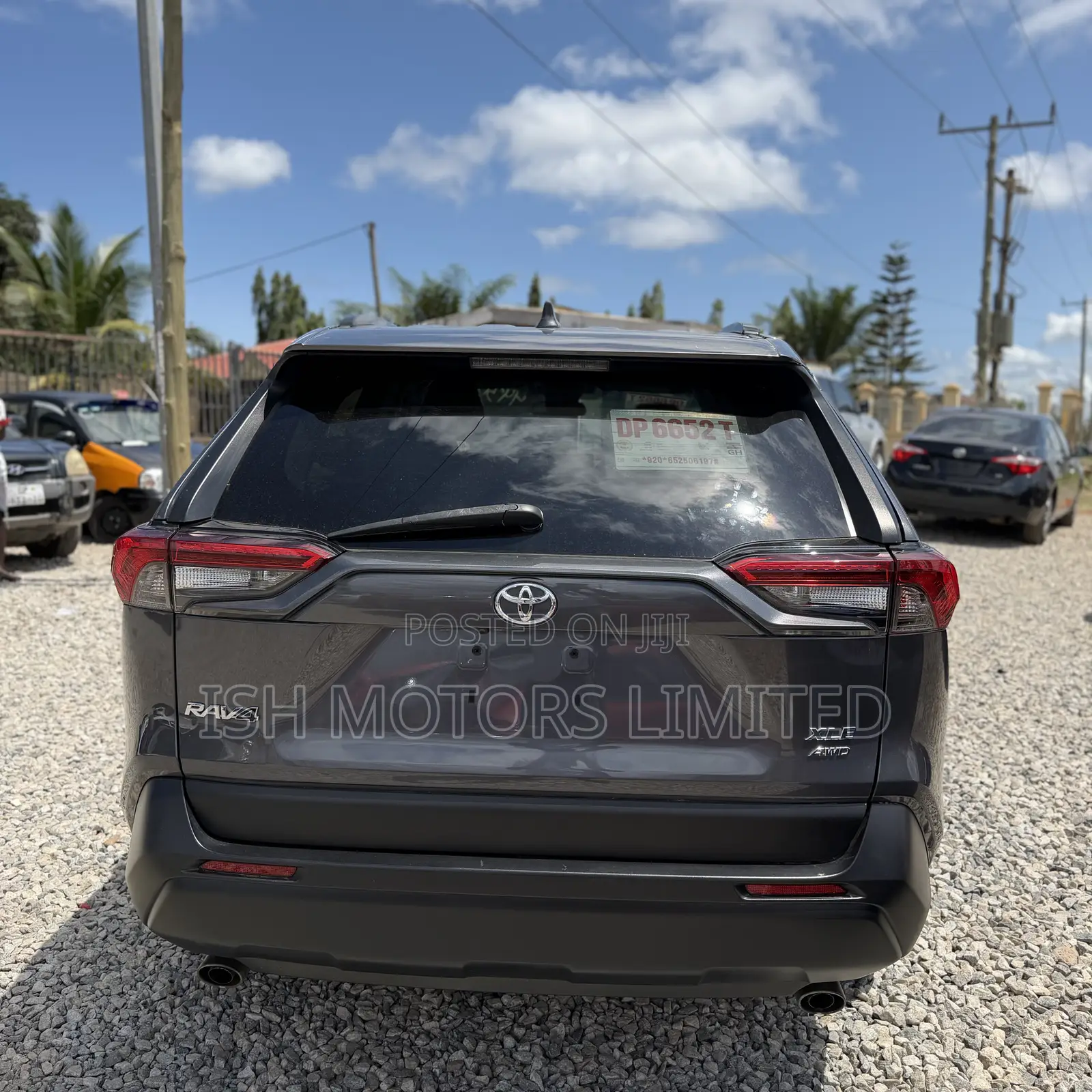 Toyota RAV4 XLE 2021 Gray