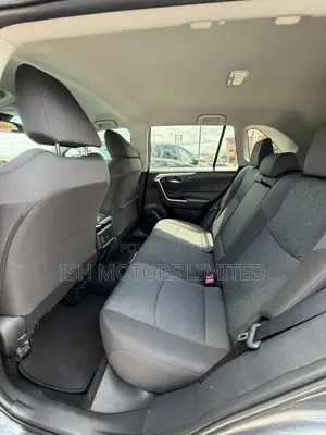 Toyota RAV4 XLE 2021 Gray