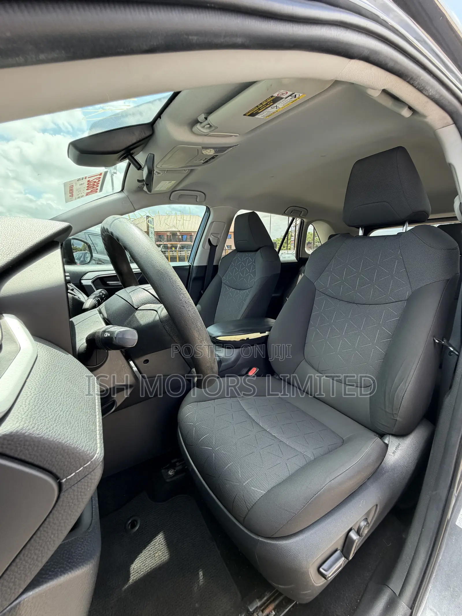 Toyota RAV4 XLE 2021 Gray