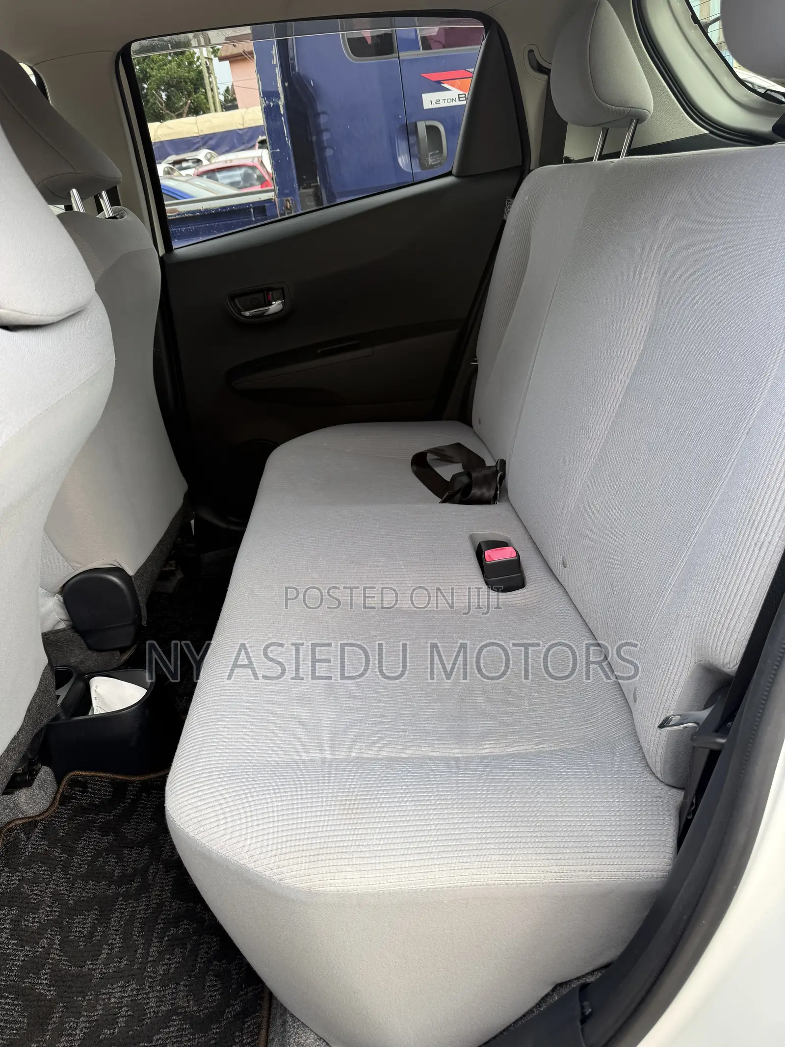 Toyota Vitz 1.3 FWD 3dr 2011 White