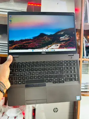 Laptop Dell Precision 3541 8GB Intel Core i5 SSD 512GB