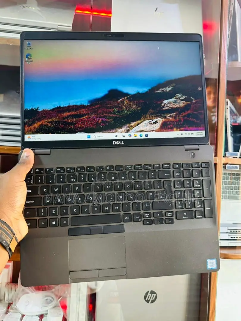 Laptop Dell Precision 3541 8GB Intel Core i5 SSD 512GB