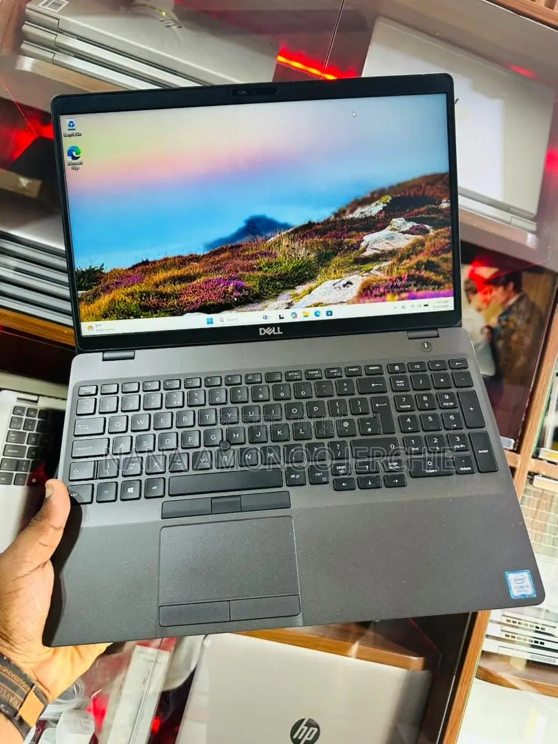 Laptop Dell Precision 3541 8GB Intel Core i5 SSD 512GB
