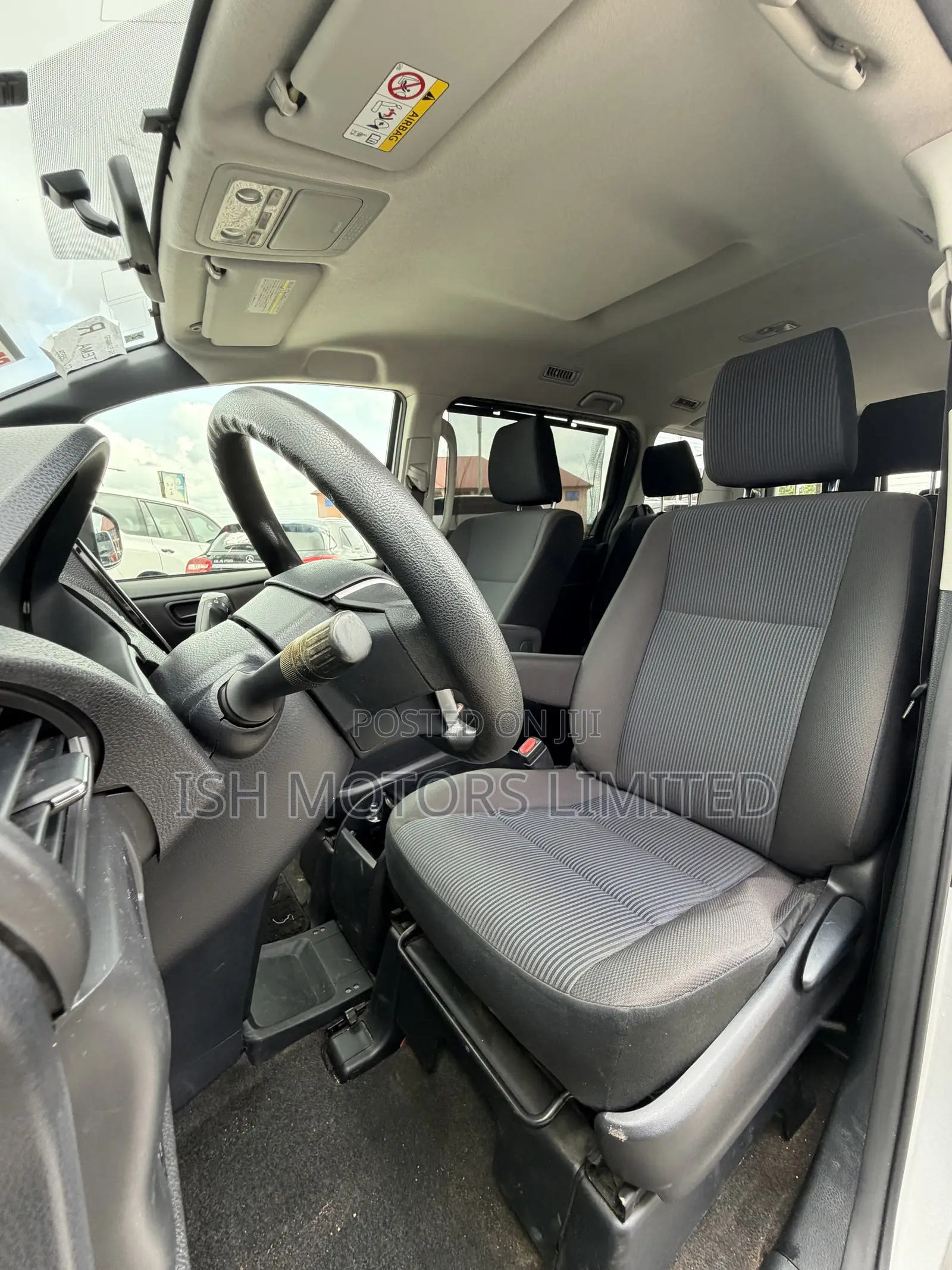 Toyota Voxy 2015 Silver